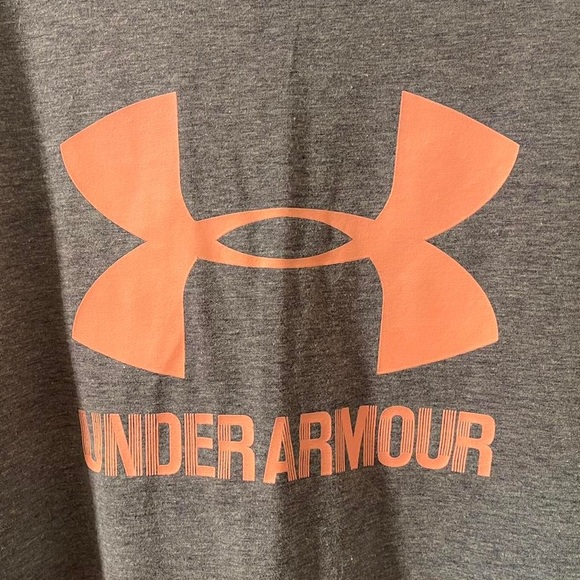 under armor chess graphic basic short sleeve crewneck casual or workout T-shirt - Picture 2 of 5